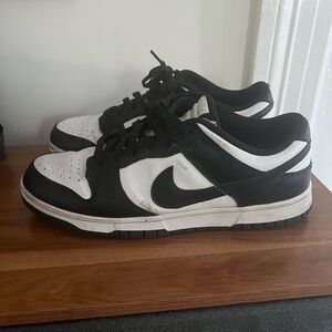 Nike Classic Black and White Low-Tops pandas